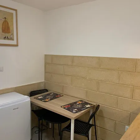 Apartman 145 *